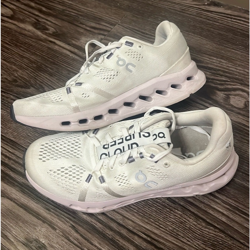 OnCloud surfers size 8.5